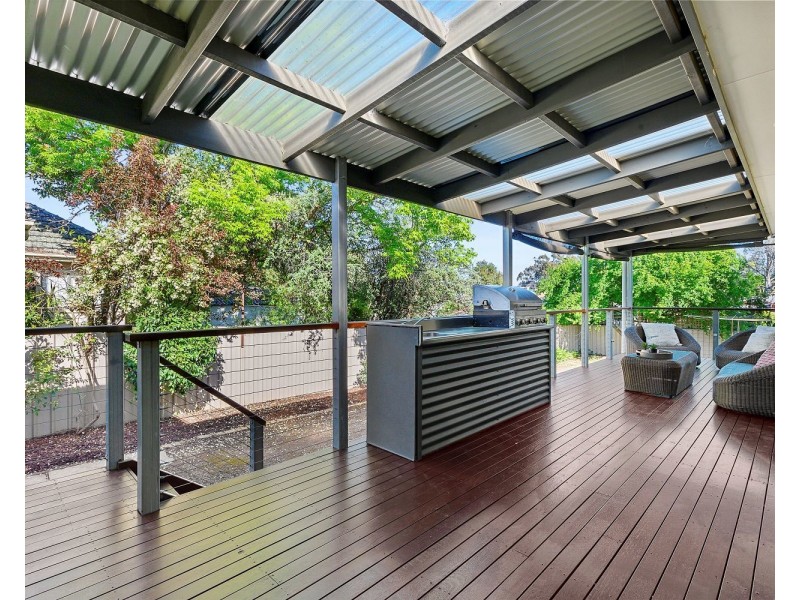 11 Mahon Avenue, Kennington VIC 3550