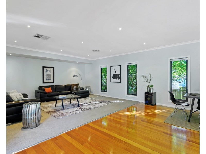 11 Mahon Avenue, Kennington VIC 3550