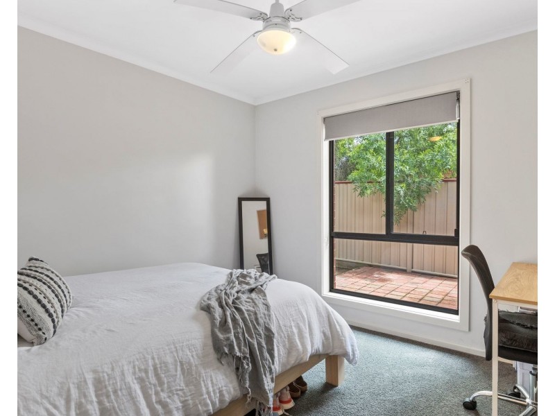 1/112 Neale Street, Flora Hill VIC 3550