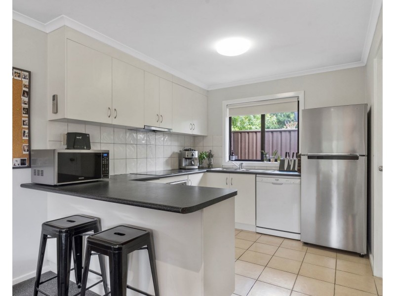 1/112 Neale Street, Flora Hill VIC 3550