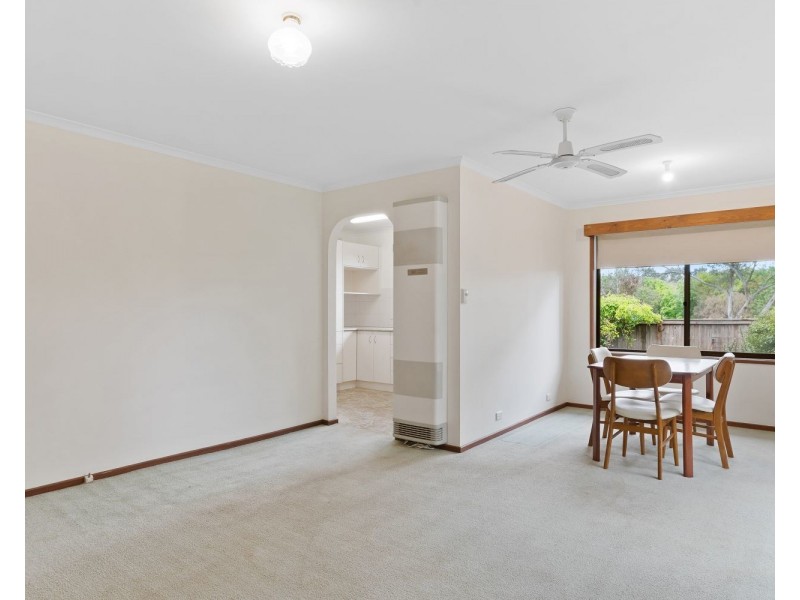 1/106 Sailors Gully Road, Sailors Gully VIC 3556