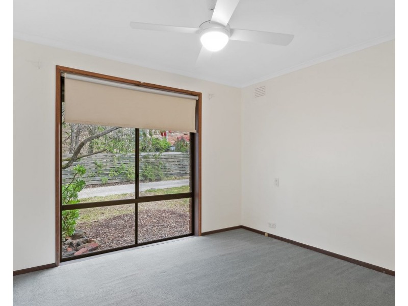 1/106 Sailors Gully Road, Sailors Gully VIC 3556