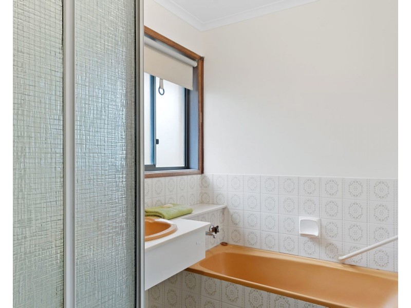 1/106 Sailors Gully Road, Sailors Gully VIC 3556