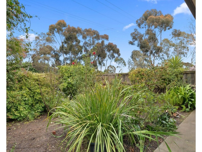 1/106 Sailors Gully Road, Sailors Gully VIC 3556