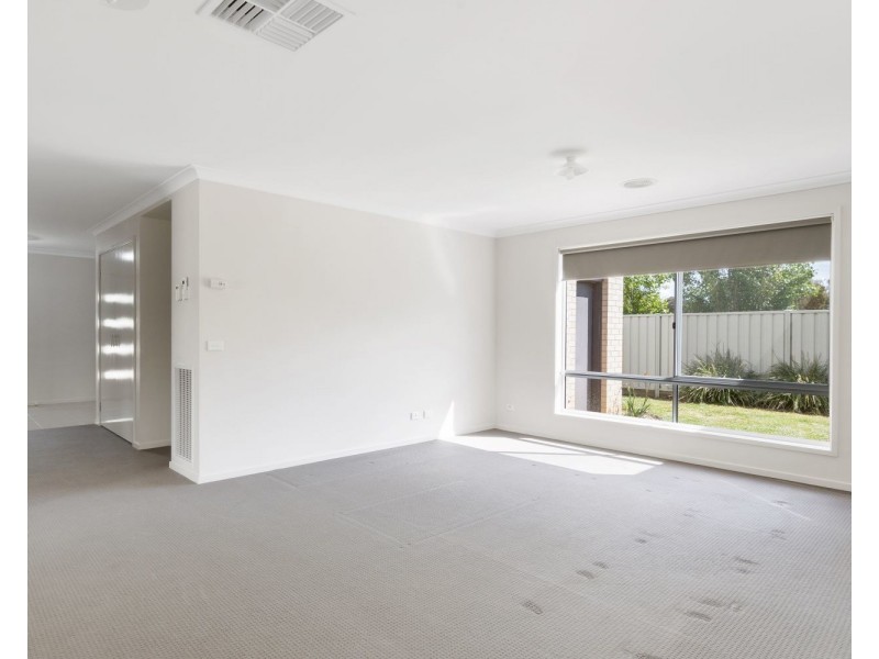 10 O’Neill Court, Epsom VIC 3551