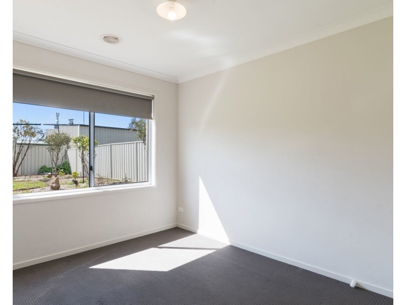 10 O’Neill Court, Epsom VIC 3551