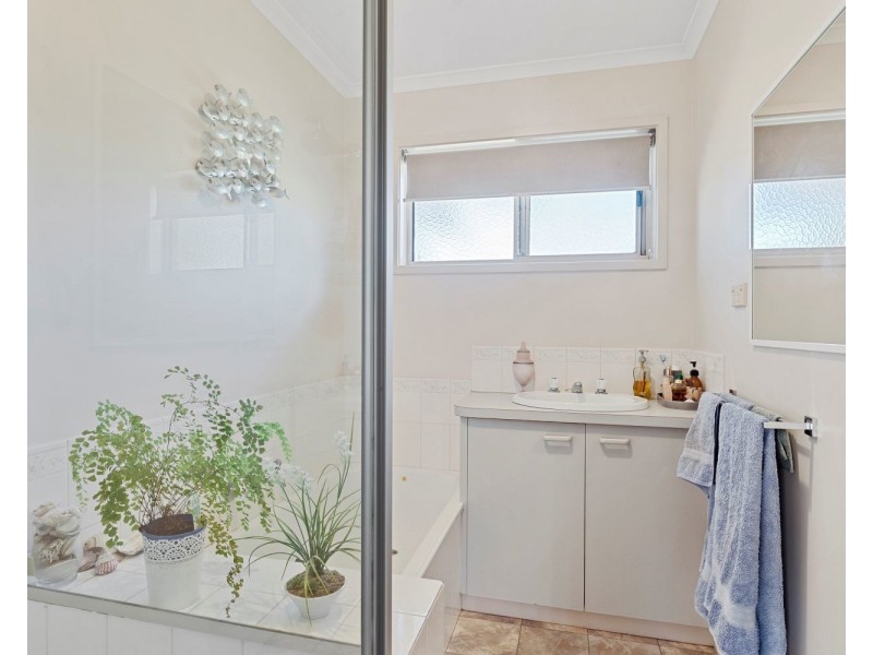 2 Lockwood Mews, Kangaroo Flat VIC 3555