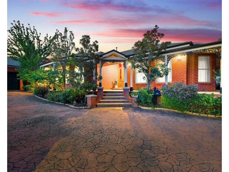 29 Isabella Grove, Strathdale VIC 3550