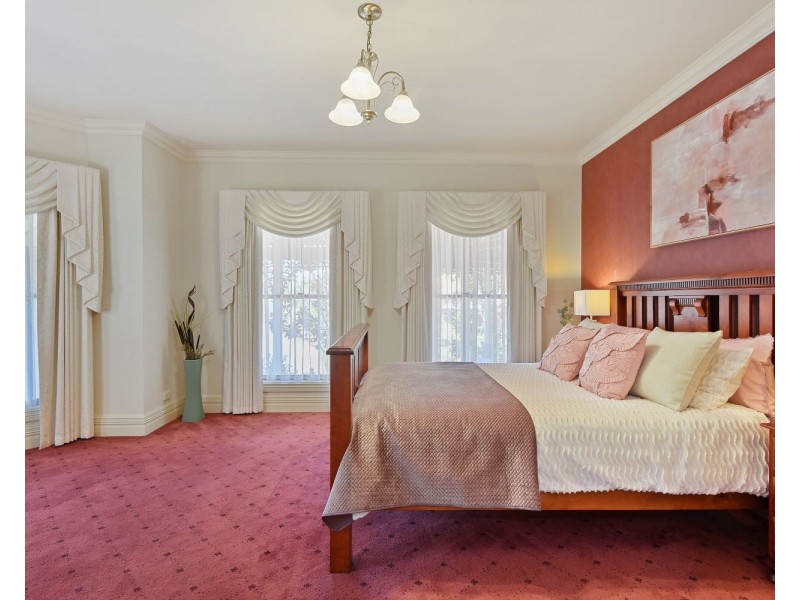 29 Isabella Grove, Strathdale VIC 3550