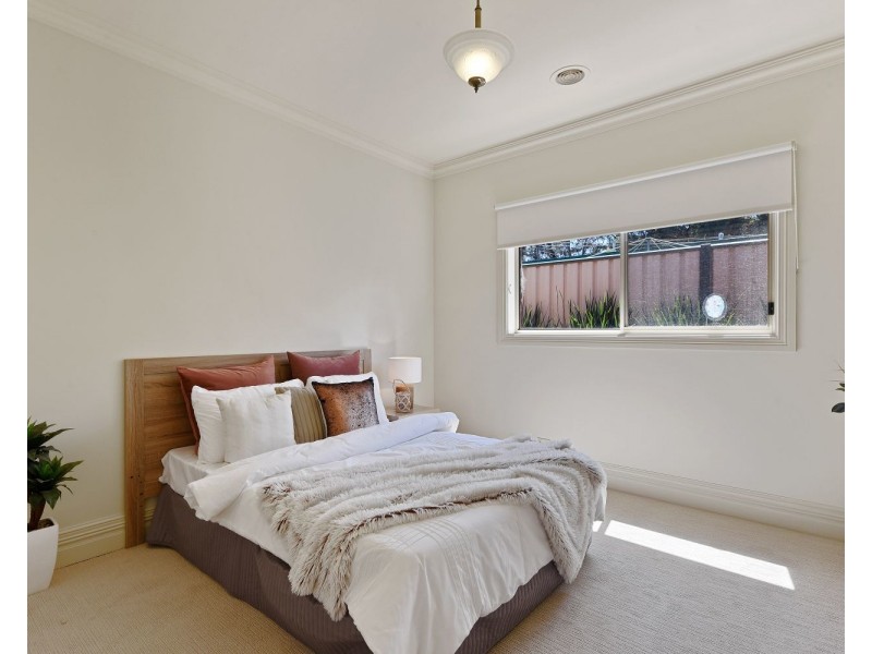 29 Isabella Grove, Strathdale VIC 3550