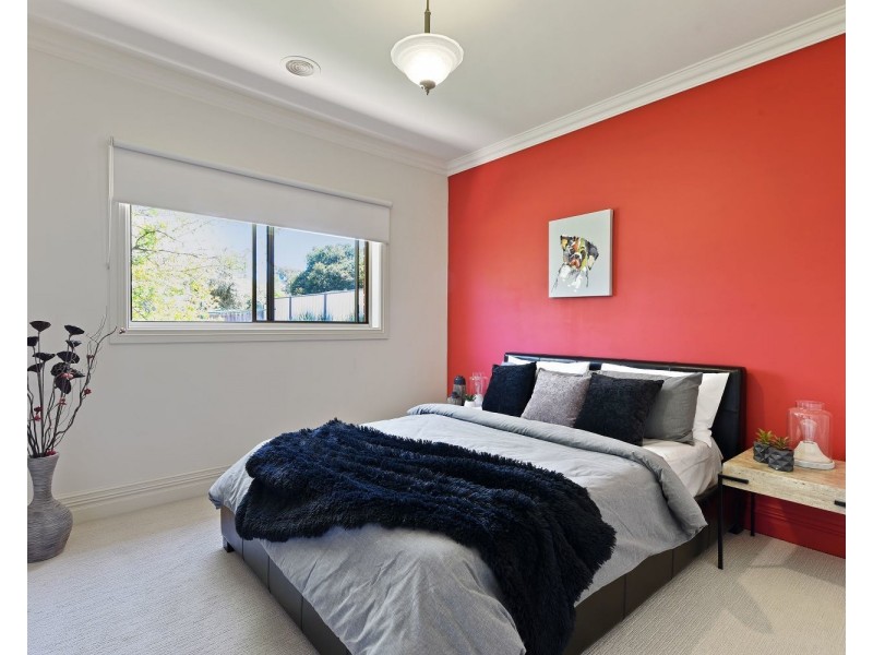 29 Isabella Grove, Strathdale VIC 3550