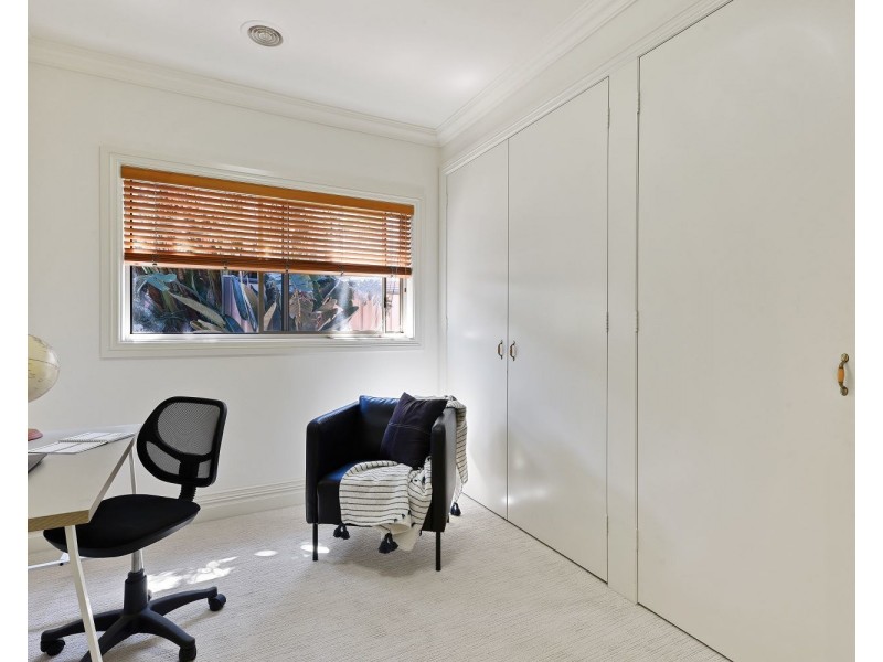 29 Isabella Grove, Strathdale VIC 3550