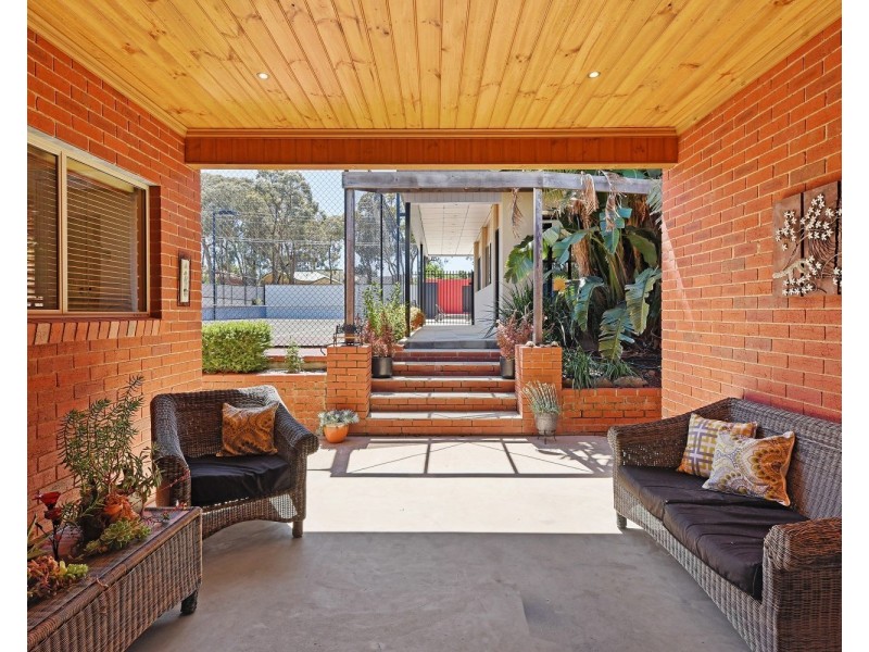 29 Isabella Grove, Strathdale VIC 3550