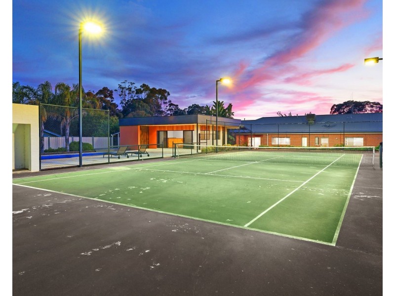 29 Isabella Grove, Strathdale VIC 3550