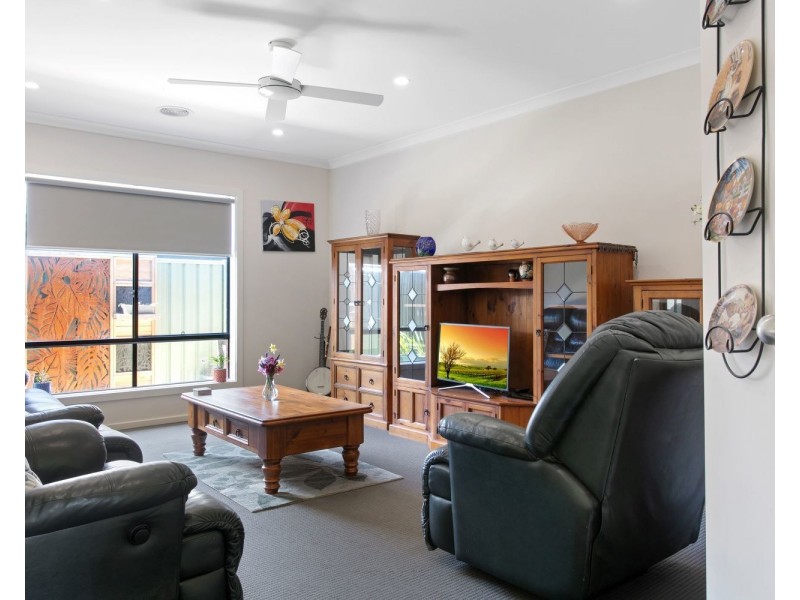 10 Merlot Close, Maiden Gully VIC 3551
