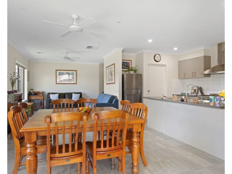 10 Merlot Close, Maiden Gully VIC 3551