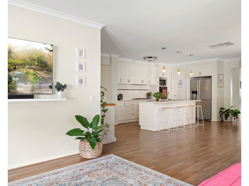 18 Sullivan Street, Ascot VIC 3551