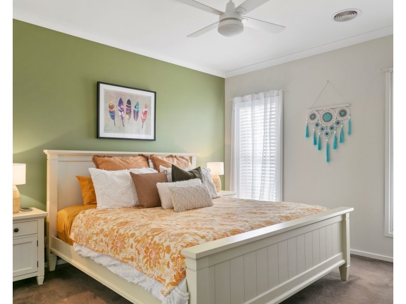 18 Sullivan Street, Ascot VIC 3551