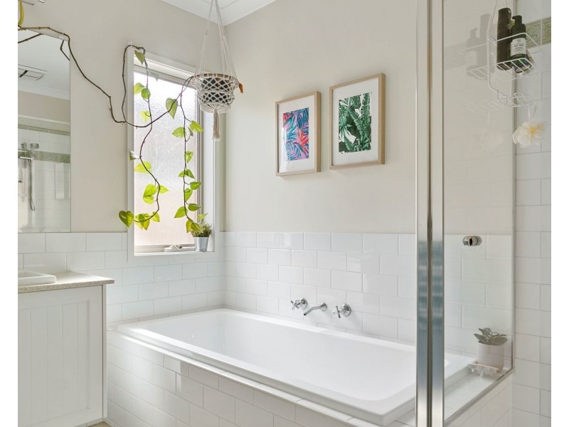 18 Sullivan Street, Ascot VIC 3551