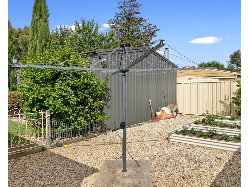 18 Sullivan Street, Ascot VIC 3551