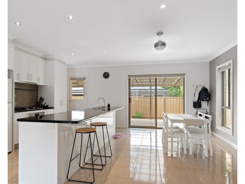 1/18a Emmett Street, Golden Square VIC 3555