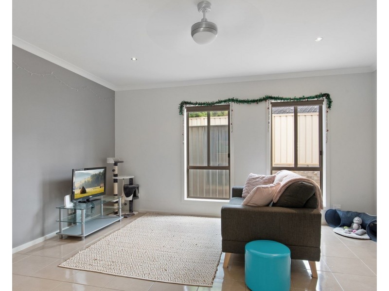 1/18a Emmett Street, Golden Square VIC 3555