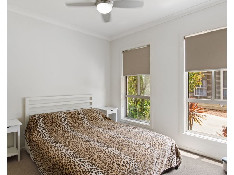 1/18a Emmett Street, Golden Square VIC 3555