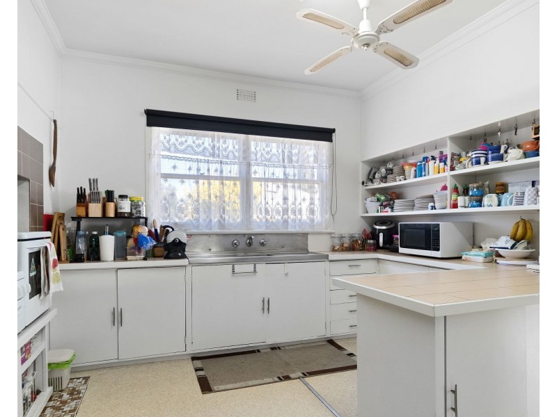 17 and 17a Bolt Street, Long Gully VIC 3550