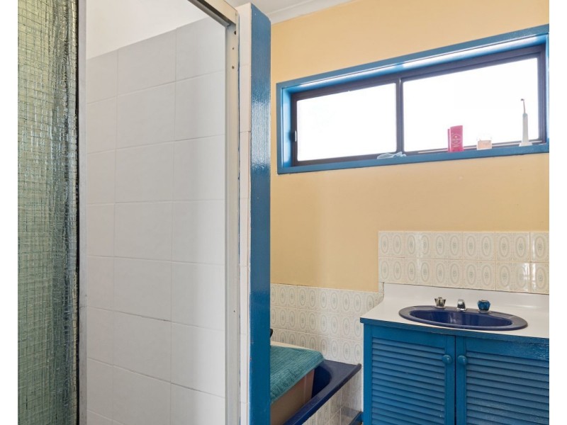 17 and 17a Bolt Street, Long Gully VIC 3550