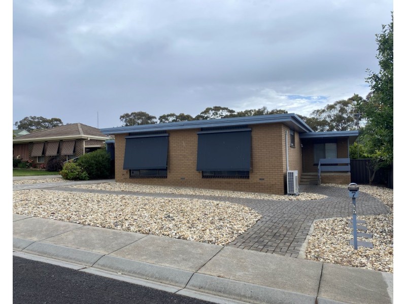 7 Earls Court, Golden Square VIC 3555