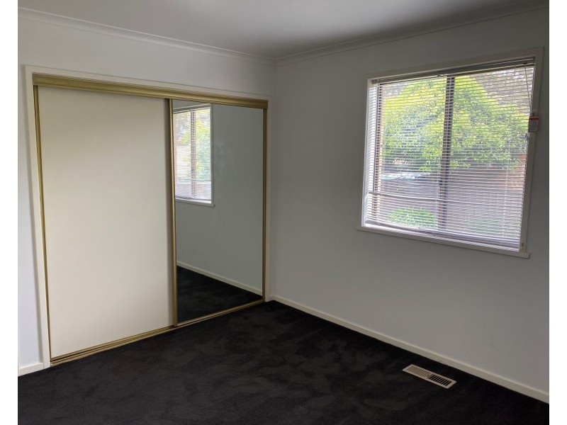 7 Earls Court, Golden Square VIC 3555