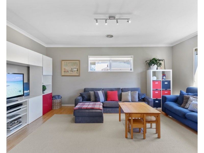 1 Emerald Avenue, White Hills VIC 3550