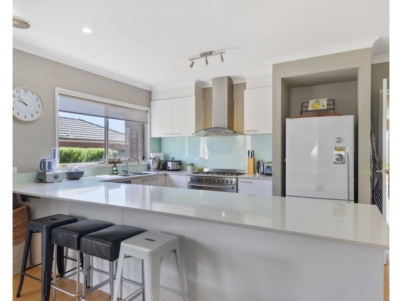 1 Emerald Avenue, White Hills VIC 3550