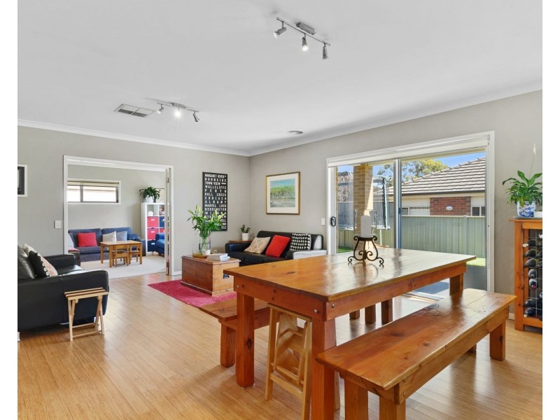 1 Emerald Avenue, White Hills VIC 3550