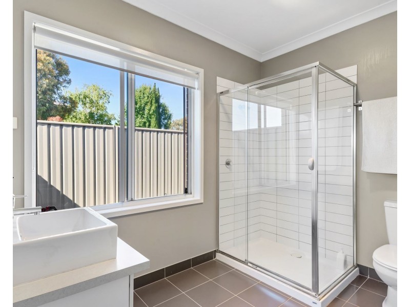 1 Emerald Avenue, White Hills VIC 3550