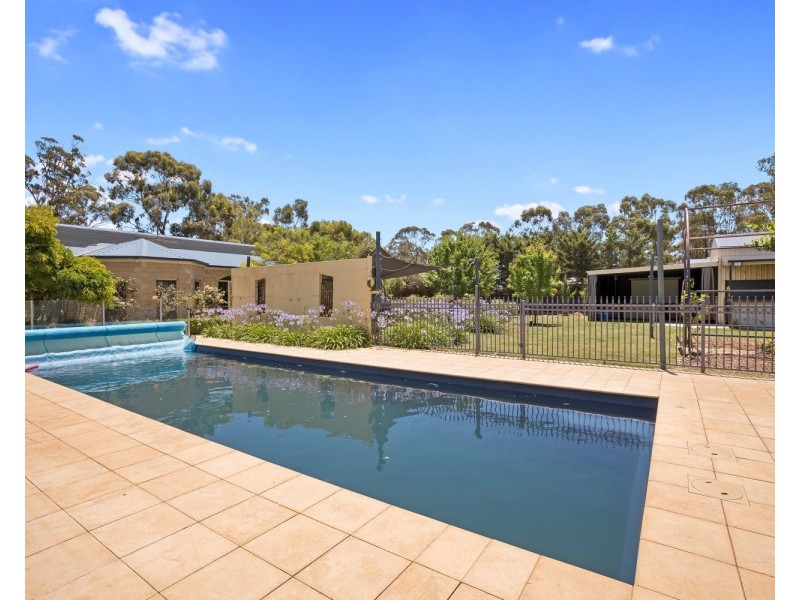 12 Cameron Court, Huntly VIC 3551