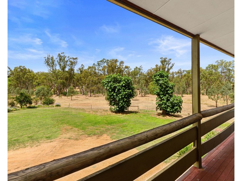 24 Burke Street, Newbridge VIC 3551