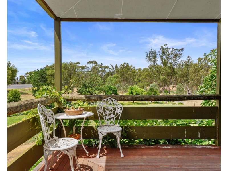 24 Burke Street, Newbridge VIC 3551