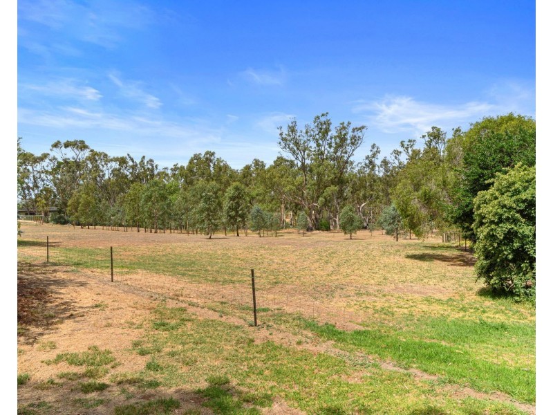 24 Burke Street, Newbridge VIC 3551