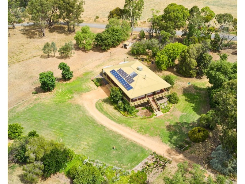 24 Burke Street, Newbridge VIC 3551