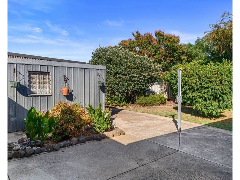 25 Cahill Street, White Hills VIC 3550