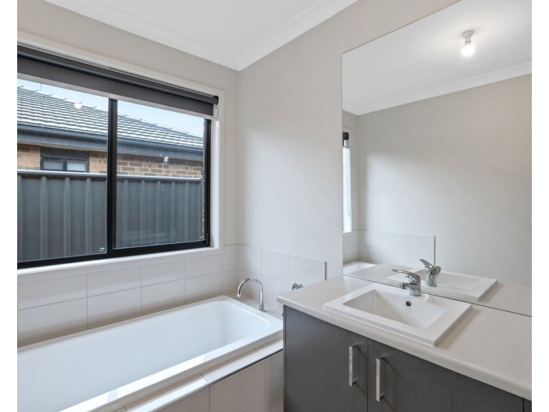 17 Daisy Street, Huntly VIC 3551