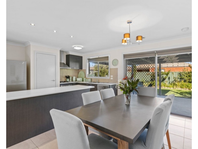 11 Creekview Place, Ascot VIC 3551