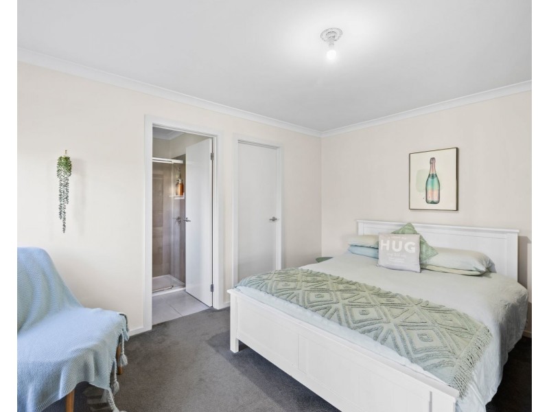 11 Creekview Place, Ascot VIC 3551