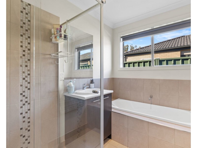 11 Creekview Place, Ascot VIC 3551