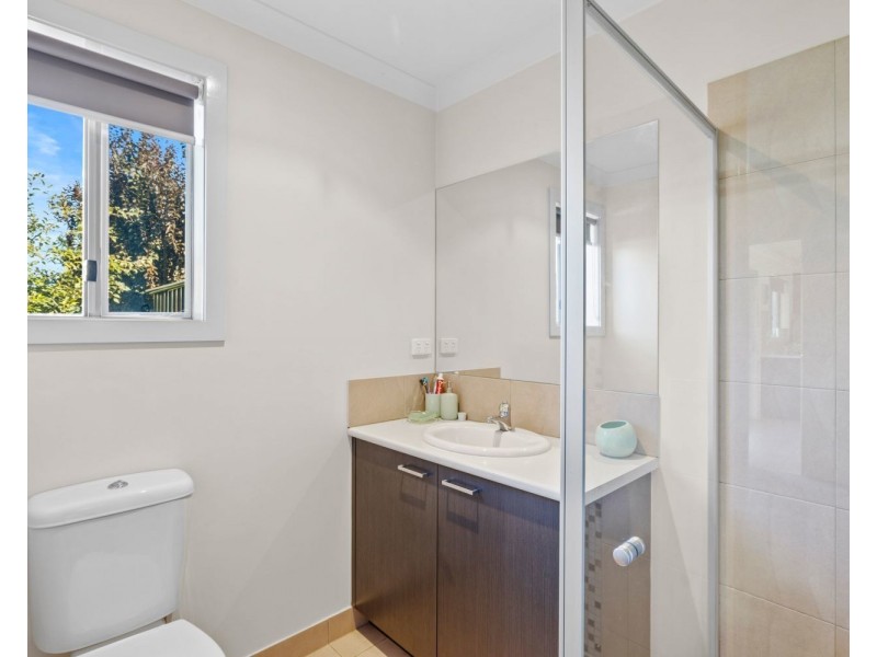 11 Creekview Place, Ascot VIC 3551