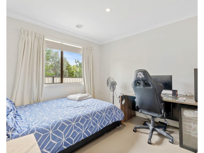 12 Imperial Court, California Gully VIC 3556