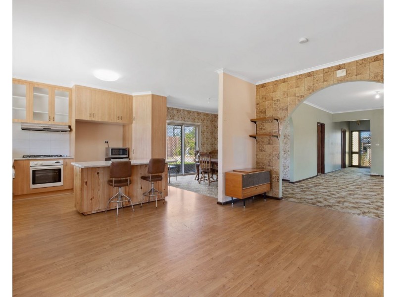 24 Black Street, Long Gully VIC 3550