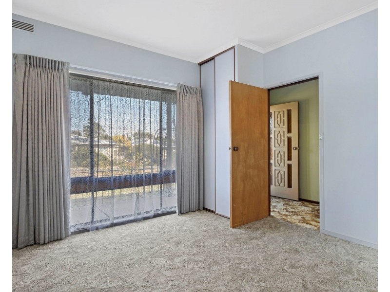 24 Black Street, Long Gully VIC 3550
