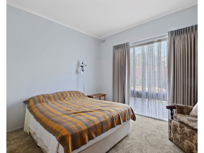24 Black Street, Long Gully VIC 3550